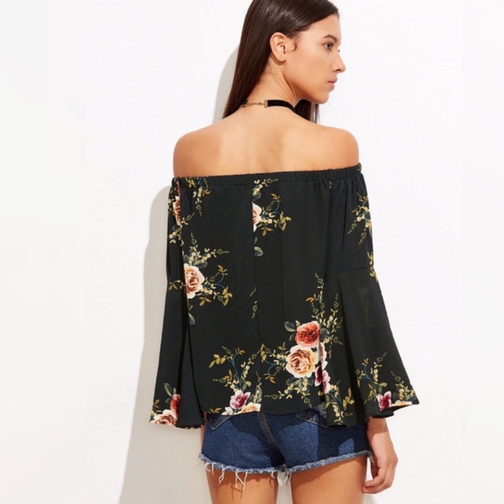 💥 CLEARANCE Off Shoulder Bell Sleeve Floral Top - Picture 3 of 8